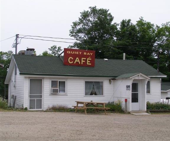 Quiet Bay Inn & Cafe Magnetawan Exterior photo